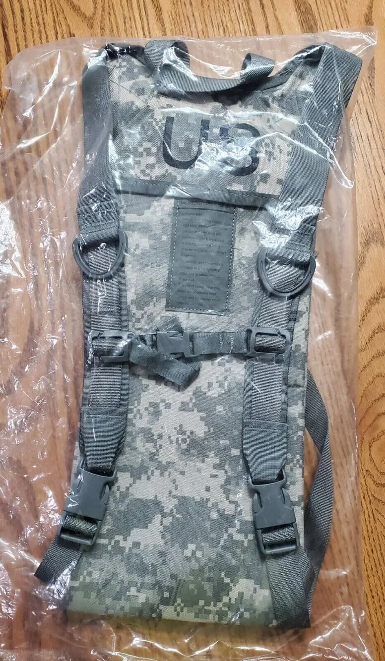 NEW/SEALED -US Army Molle II -Hydration System Carrier -ACU -Camelback Hydromax
